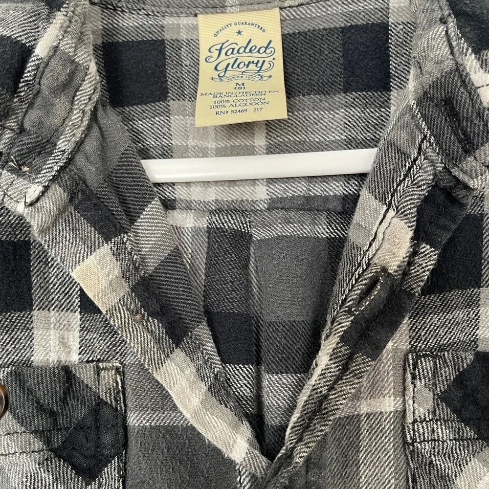 5/$15 Faded Glory Boys flannel plaid shirt size medium black gray - Picture 3 of 5
